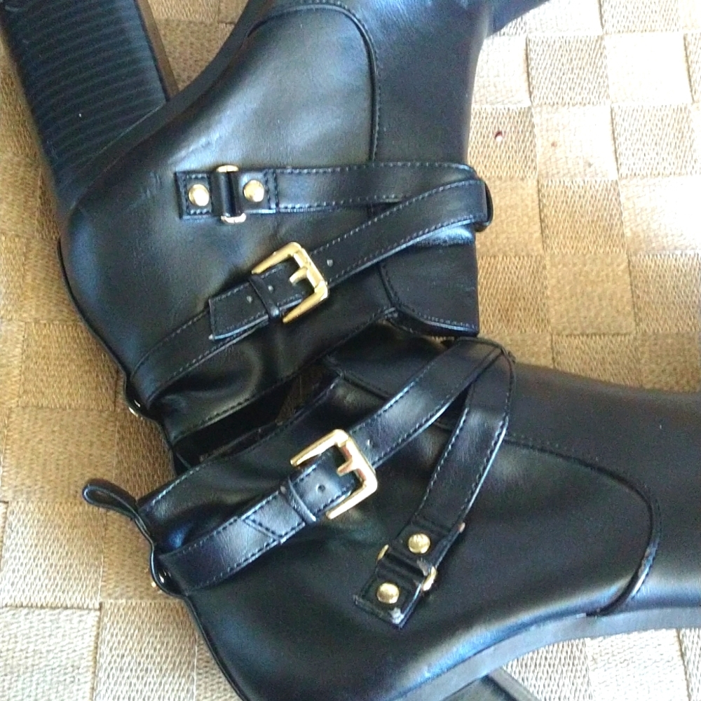 Boots - Picture 6 of 10